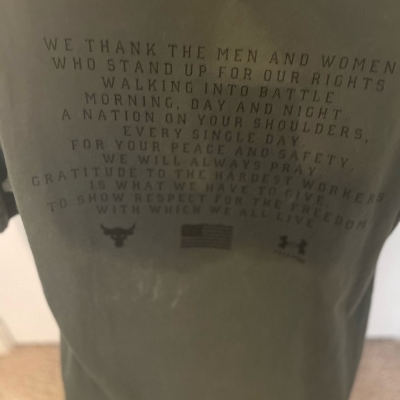 Pre own Mens under armour Veterans Day shirt flag  XL project rock - Picture 4 of 6